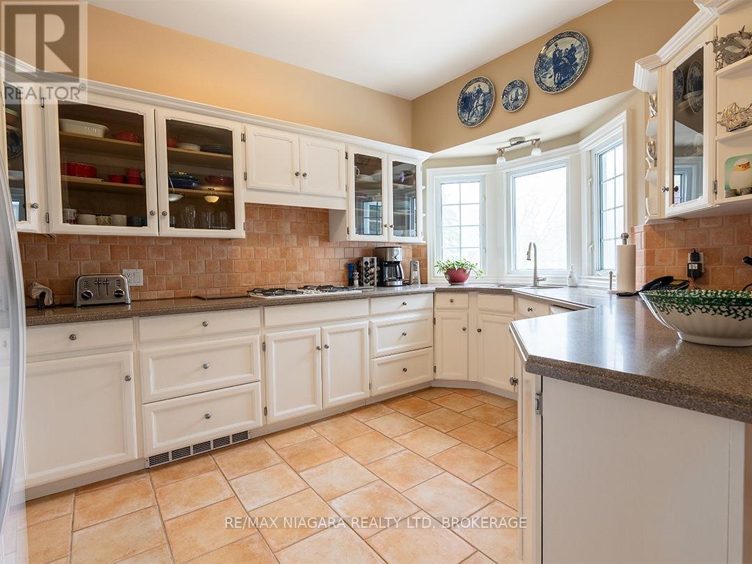 101 Tennessee Avenue, Port Colborne, Ontario  L3K 2R8 - Photo 9 - X12921958