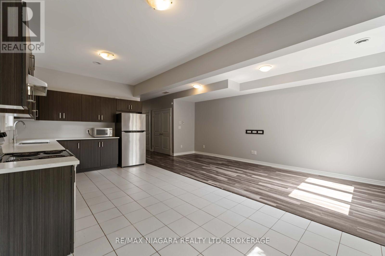 81 Grove Street, Welland, Ontario  L3B 4B3 - Photo 10 - X12943396