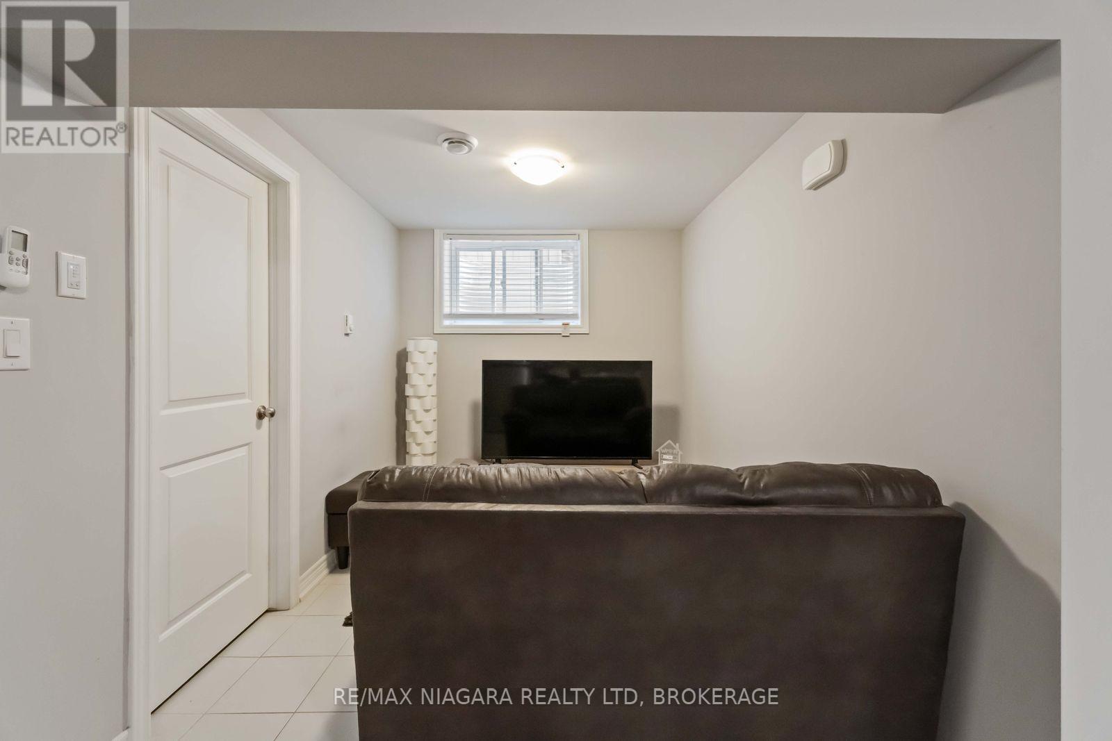 81 Grove Street, Welland, Ontario  L3B 4B3 - Photo 30 - X12943396