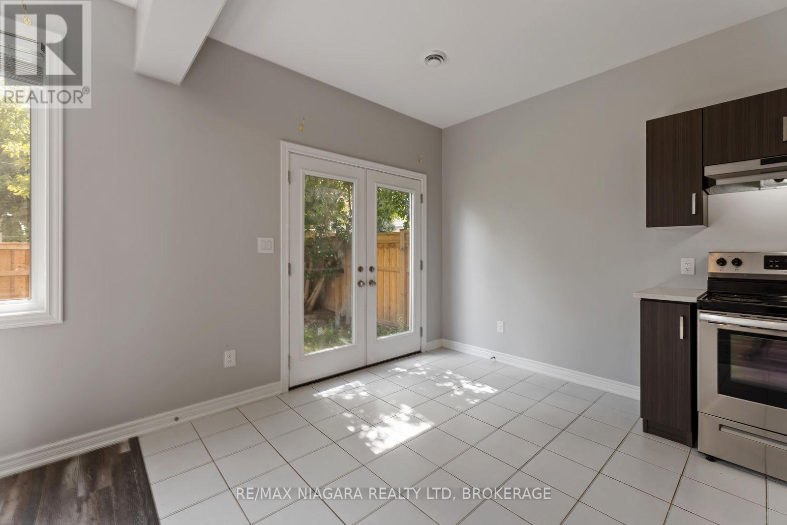 81 Grove Street, Welland, Ontario  L3B 4B3 - Photo 9 - X12943396