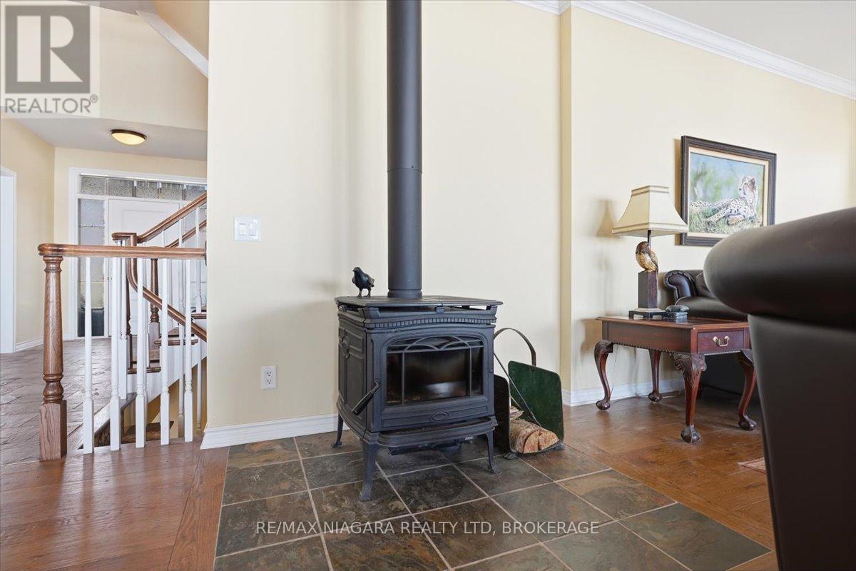 3585 Yacht Harbour Road, Fort Erie, Ontario  L0S 1N0 - Photo 25 - X12949060