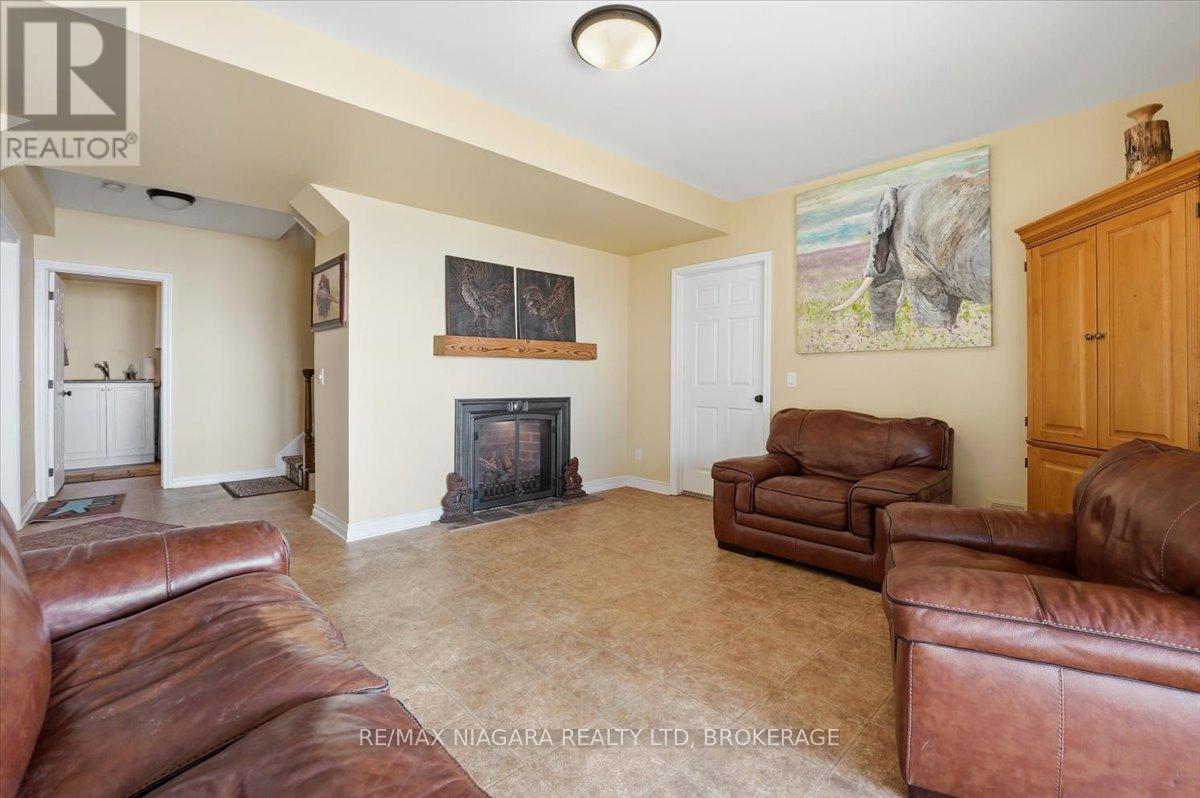 3585 Yacht Harbour Road, Fort Erie, Ontario  L0S 1N0 - Photo 39 - X12949060