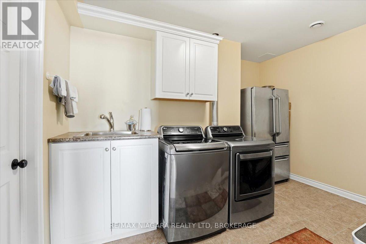 3585 Yacht Harbour Road, Fort Erie, Ontario  L0S 1N0 - Photo 42 - X12949060