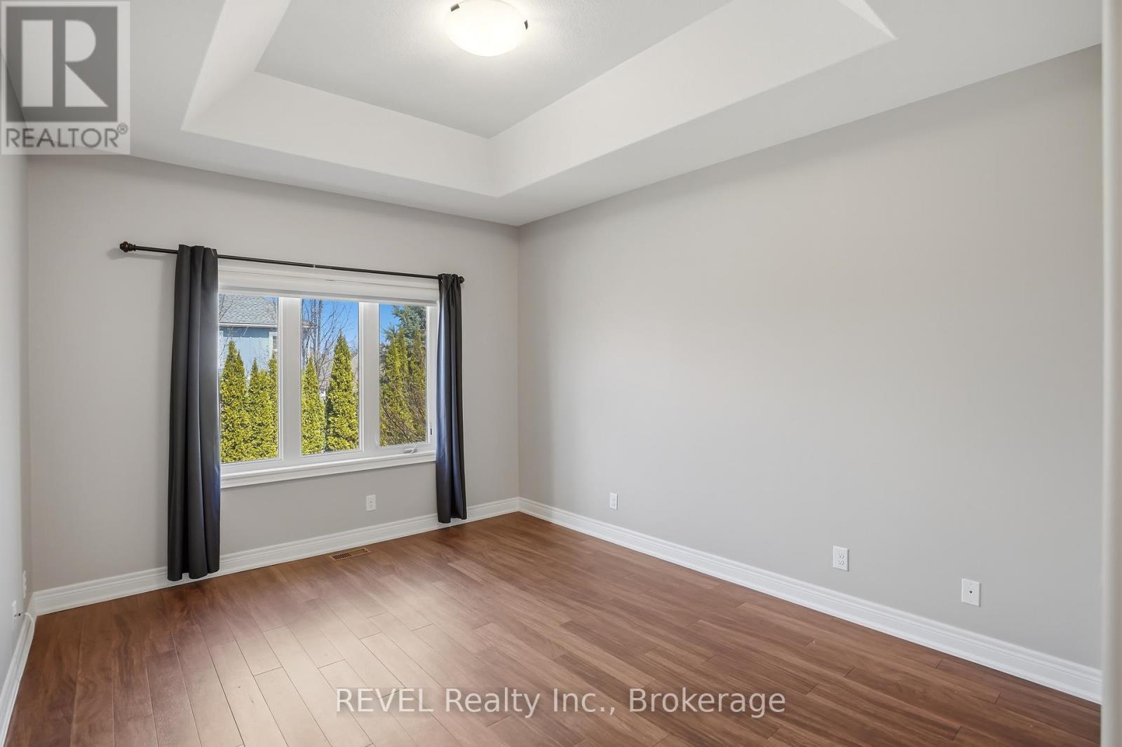 20 Crimson Drive, Niagara-On-The-Lake, Ontario  L0S 1P0 - Photo 19 - X12971740
