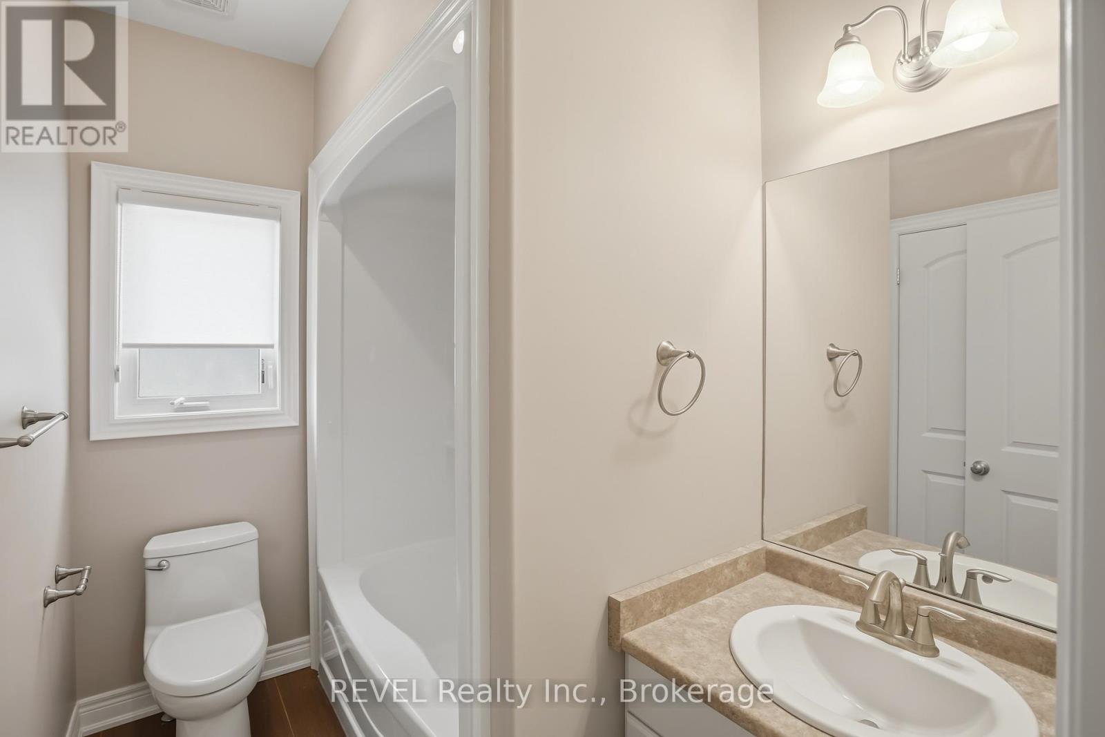 20 Crimson Drive, Niagara-On-The-Lake, Ontario  L0S 1P0 - Photo 5 - X12971740