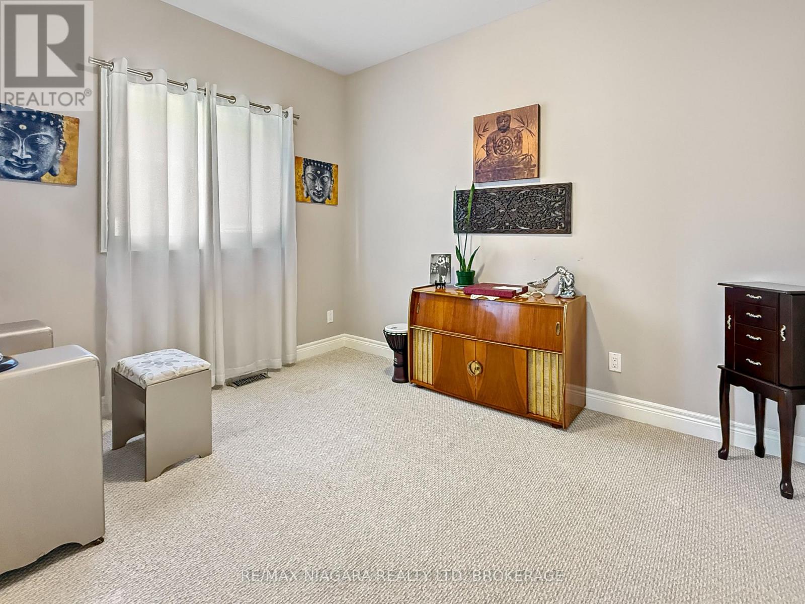 1041 Meadowood Street, Fort Erie, Ontario  L2A 5B9 - Photo 16 - X12982192