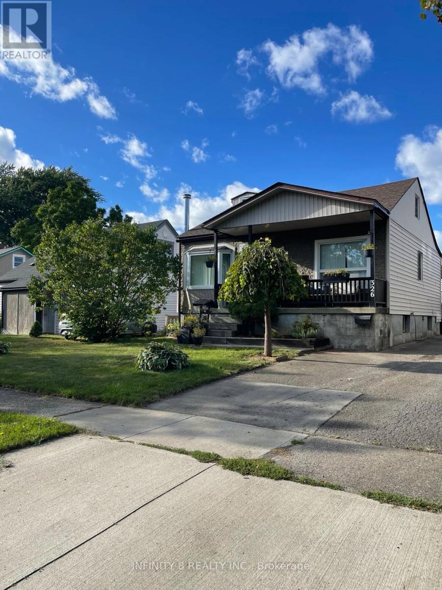 326 Corvette Street, Welland, Ontario  L3B 4S6 - Photo 2 - X13002690