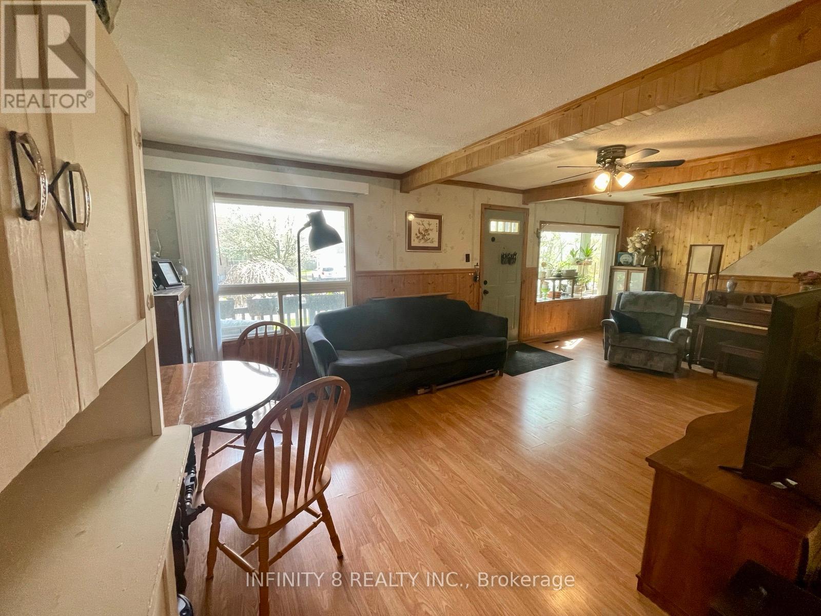326 Corvette Street, Welland, Ontario  L3B 4S6 - Photo 3 - X13002690