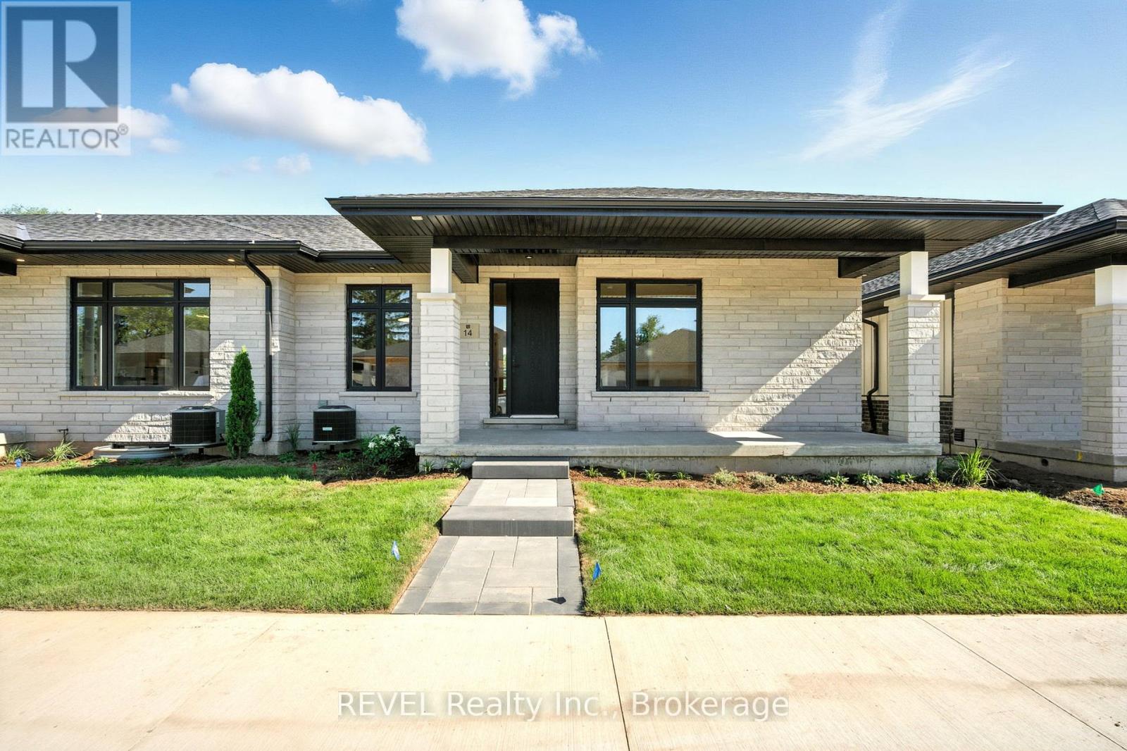 11 Accursi Crescent, Pelham, Ontario  L0S 1E2 - Photo 1 - X13009108