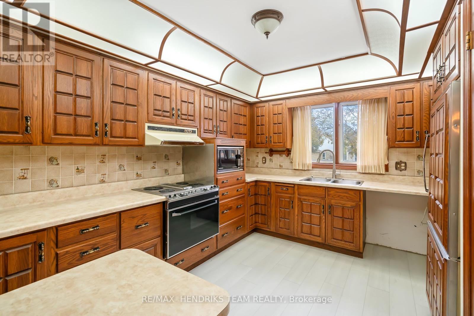 85 Westgate Park Drive, St. Catharines, Ontario  L2N 5X1 - Photo 8 - X13017810