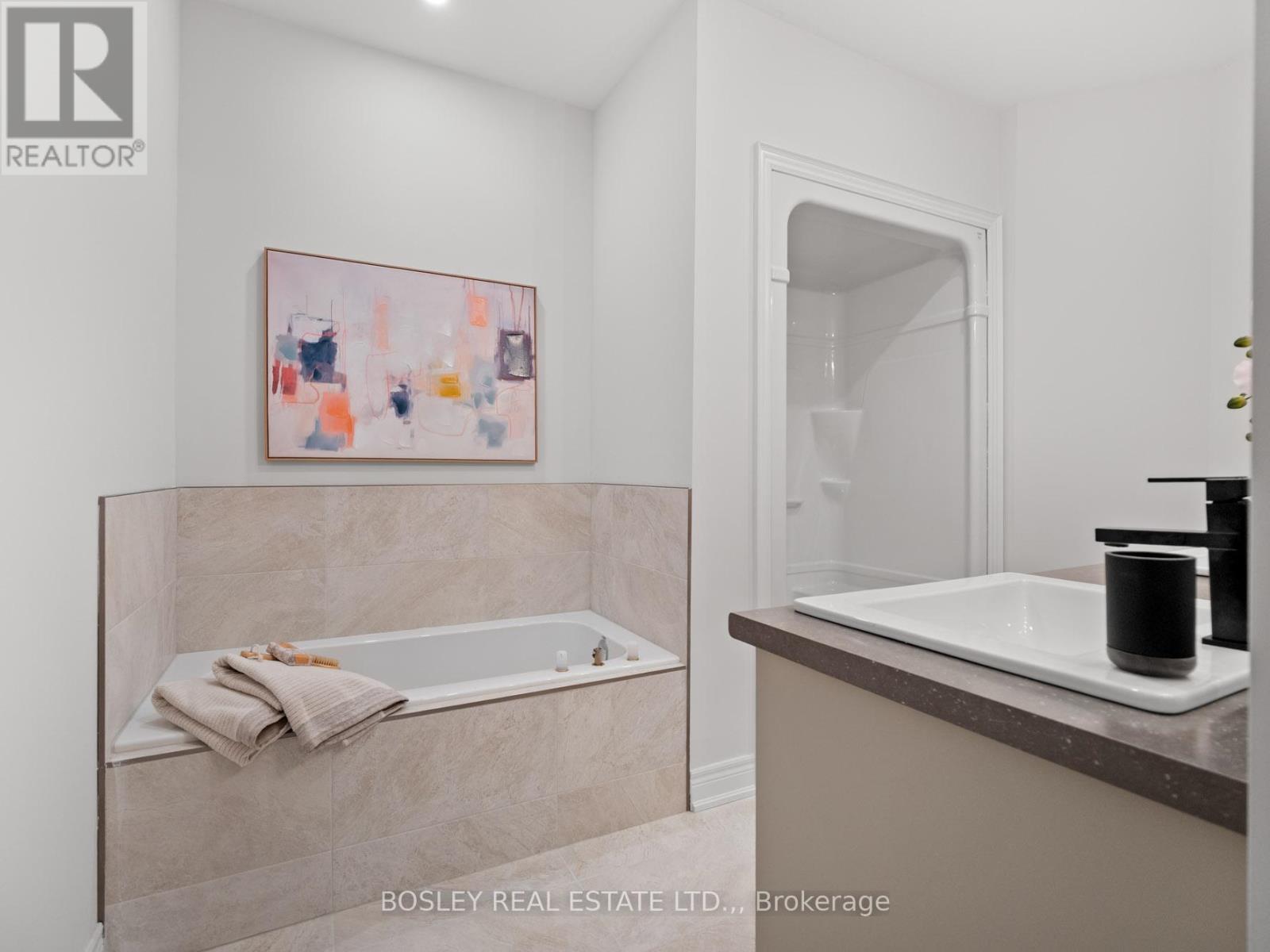 512 Royal Ridge Drive, Fort Erie, Ontario  L0S 1N0 - Photo 11 - X13025932