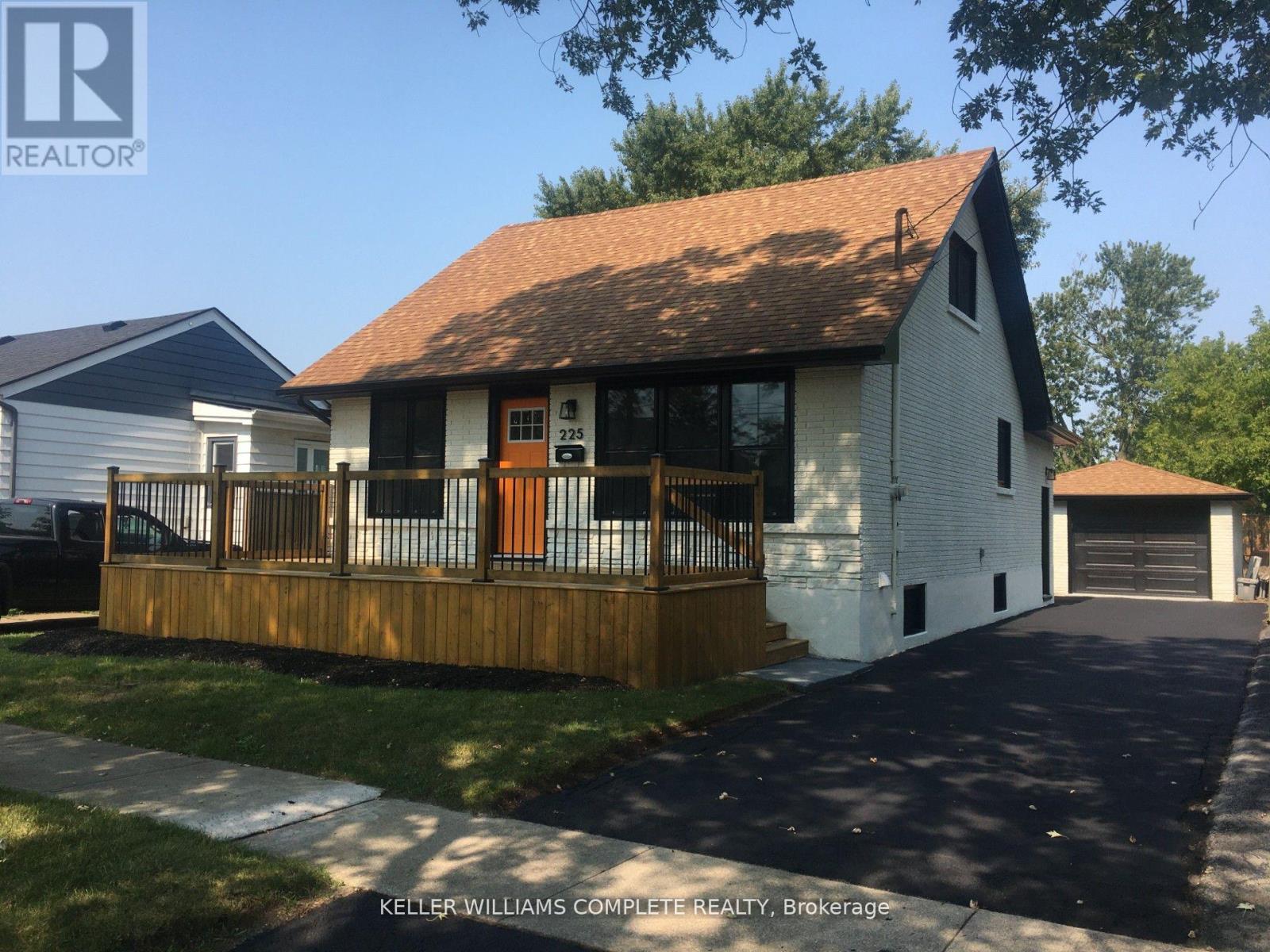 225 Henrietta Street, Fort Erie, Ontario  L2A 2K6 - Photo 3 - X13028710