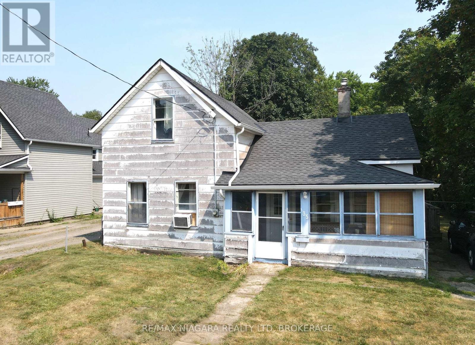 35 Forsythe Street, Fort Erie, Ontario  L2A 1X1 - Photo 1 - X13029438