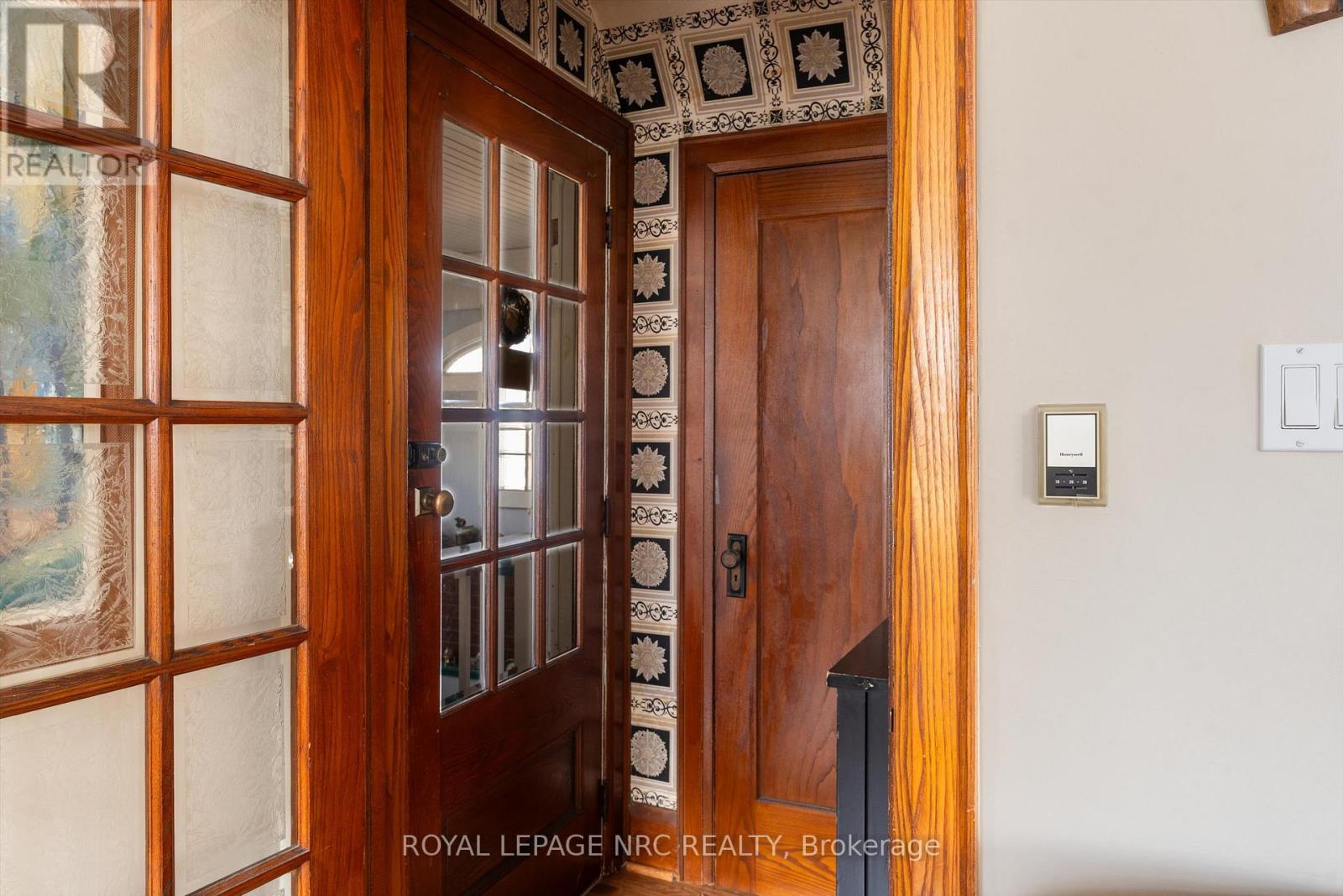 4148 Drummond Road, Niagara Falls, Ontario  L2E 6B9 - Photo 2 - X13030202