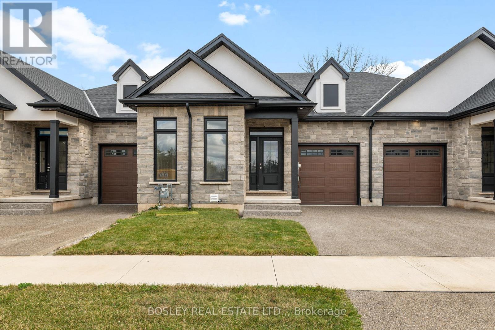 514 Royal Ridge Drive, Fort Erie, Ontario  L0S 1N0 - Photo 1 - X13030398