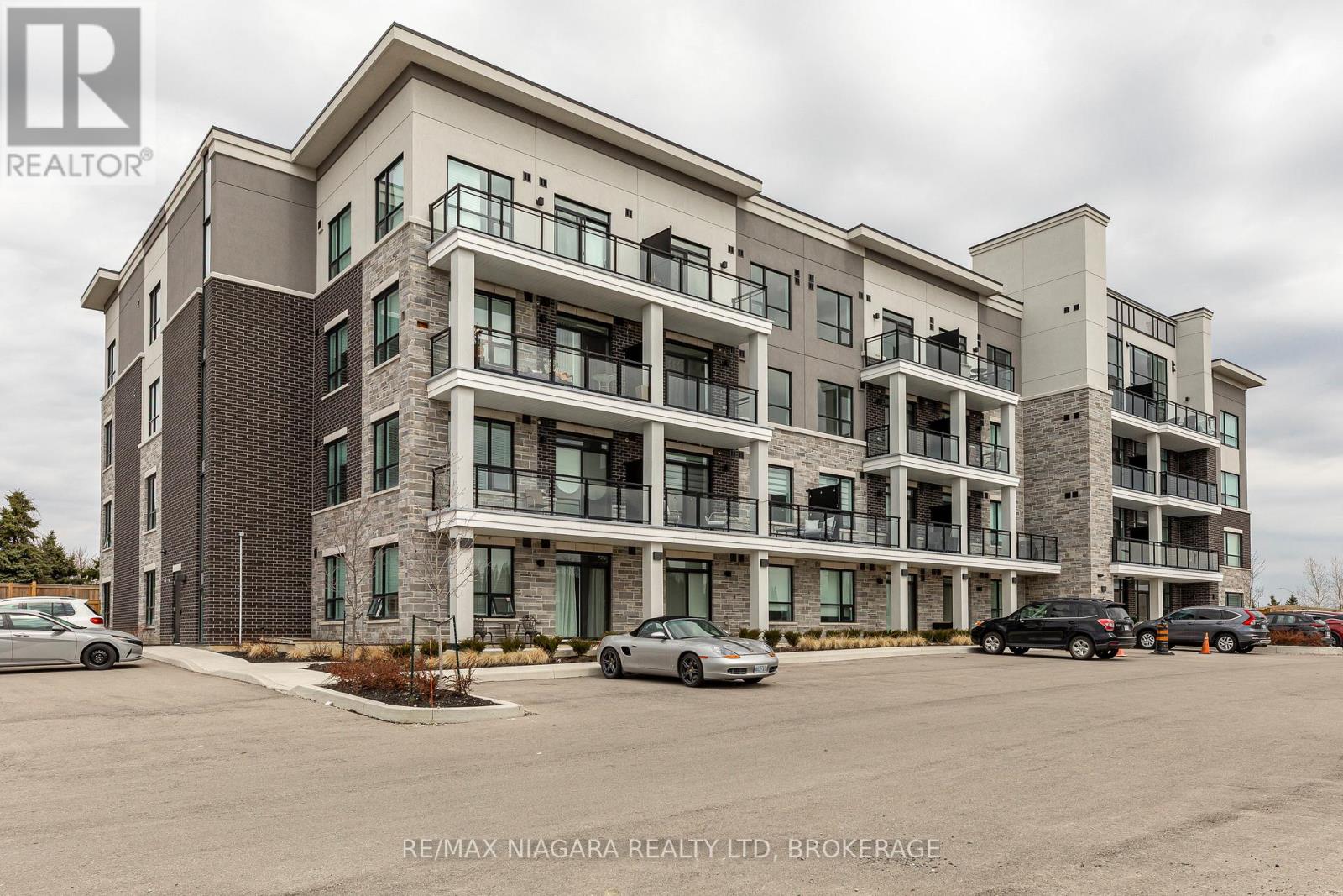 208 - 120 Springvalley Crescent, Hamilton, Ontario  L9C 0G2 - Photo 1 - X13040308