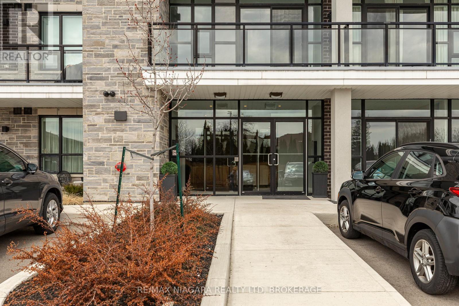 208 - 120 Springvalley Crescent, Hamilton, Ontario  L9C 0G2 - Photo 2 - X13040308