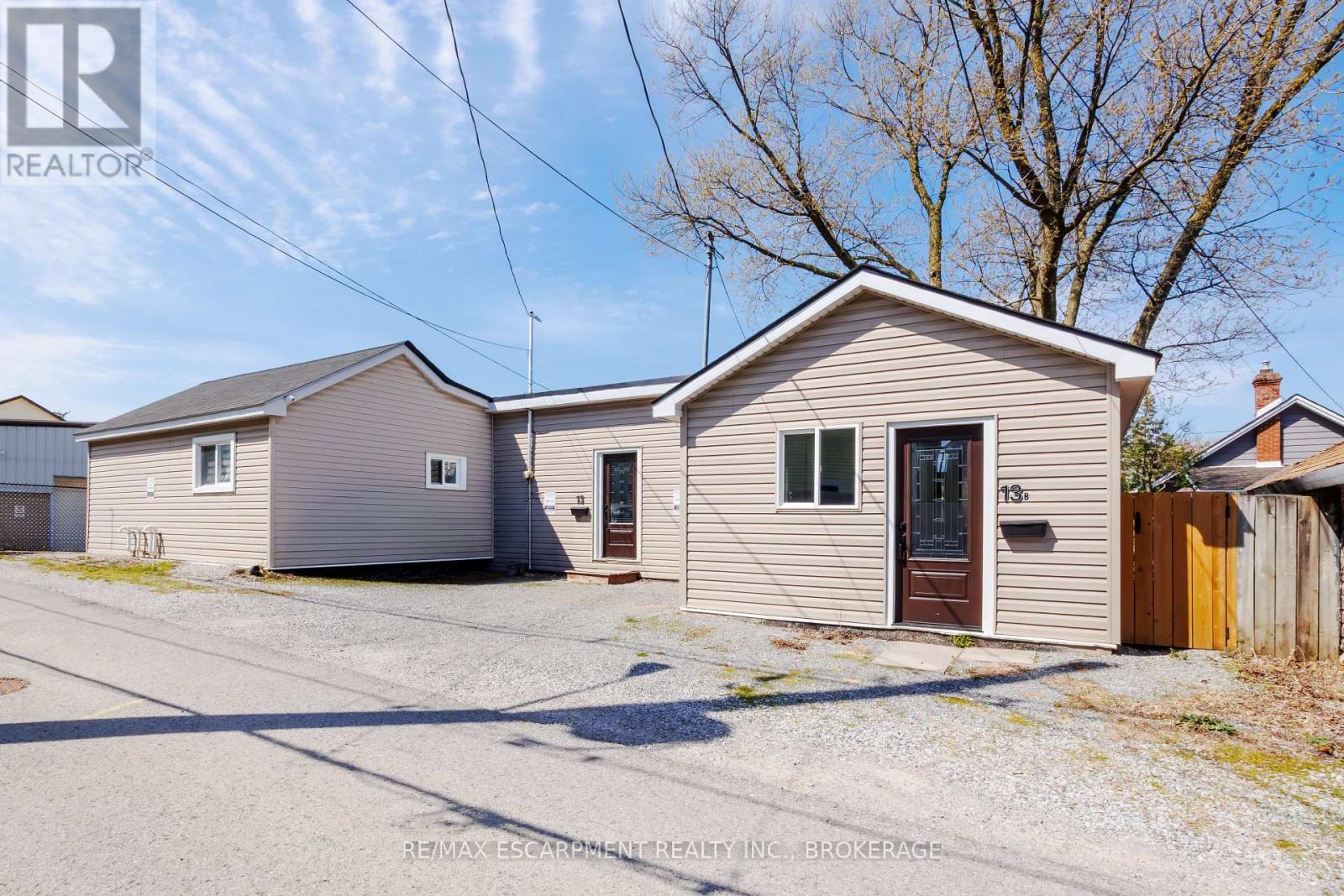 13 Chestnut Lane, St. Catharines, Ontario  L2T 1G3 - Photo 1 - X13044862