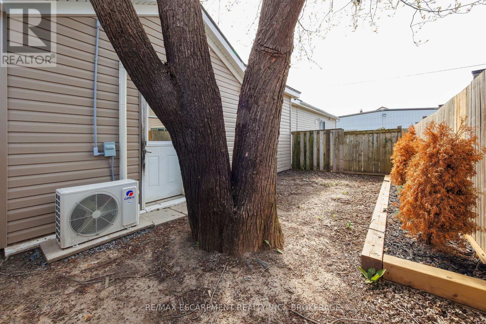 13 Chestnut Lane, St. Catharines, Ontario  L2T 1G3 - Photo 8 - X13044862