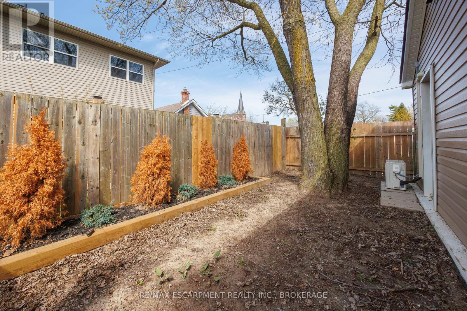 13 Chestnut Lane, St. Catharines, Ontario  L2T 1G3 - Photo 9 - X13044862