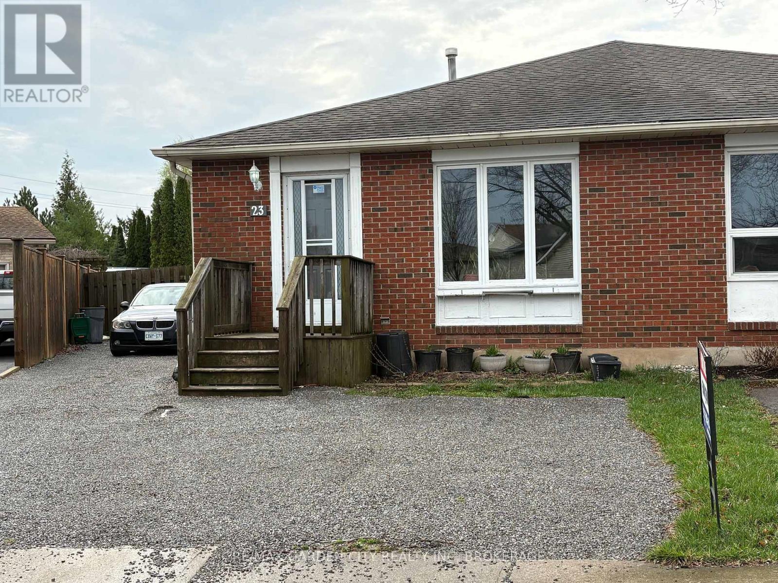 23 Poplar Crescent, Welland, Ontario  L3C 6W5 - Photo 1 - X13056368