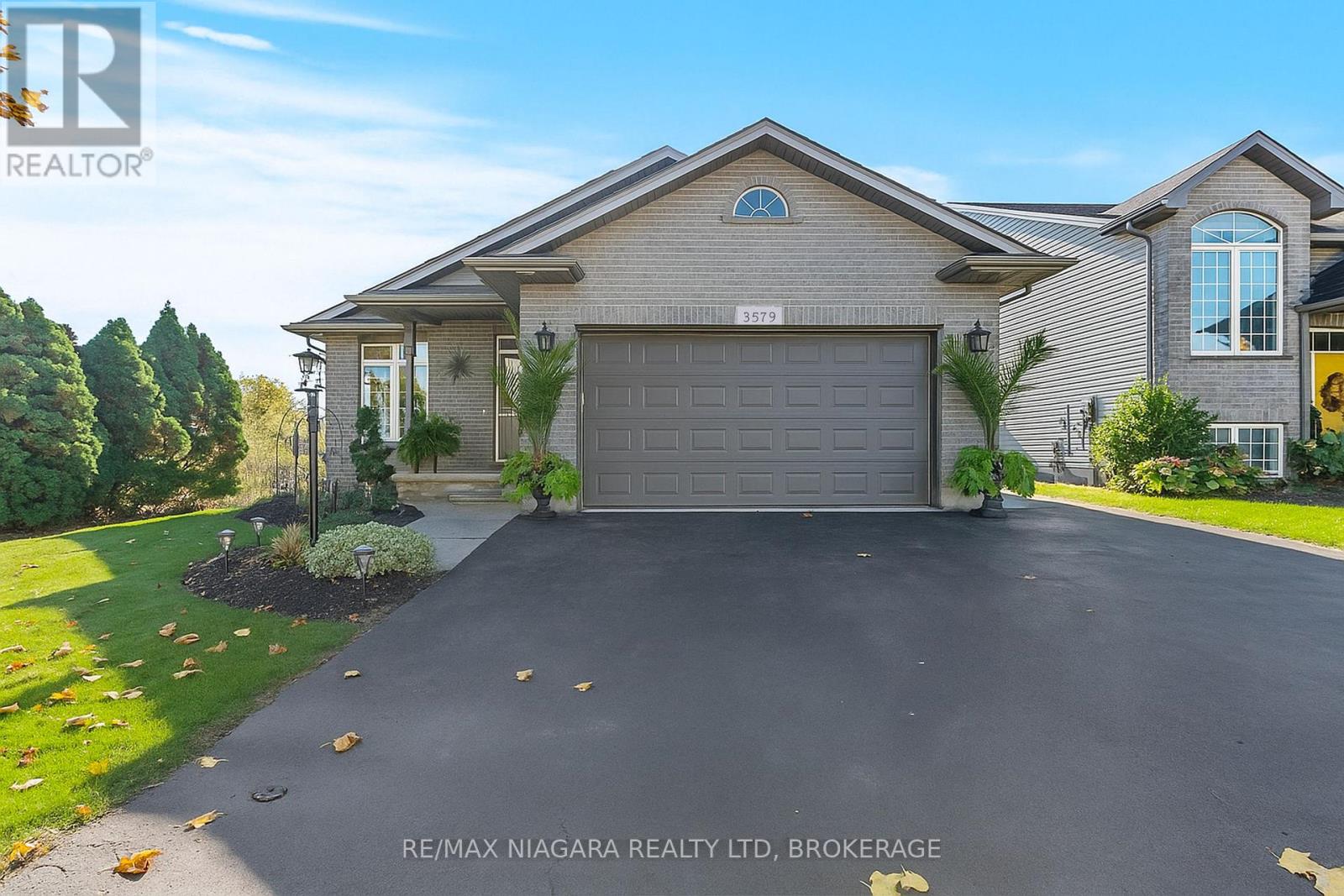 3579 Carver Street, Fort Erie, Ontario  L0S 1S0 - Photo 1 - X13056822
