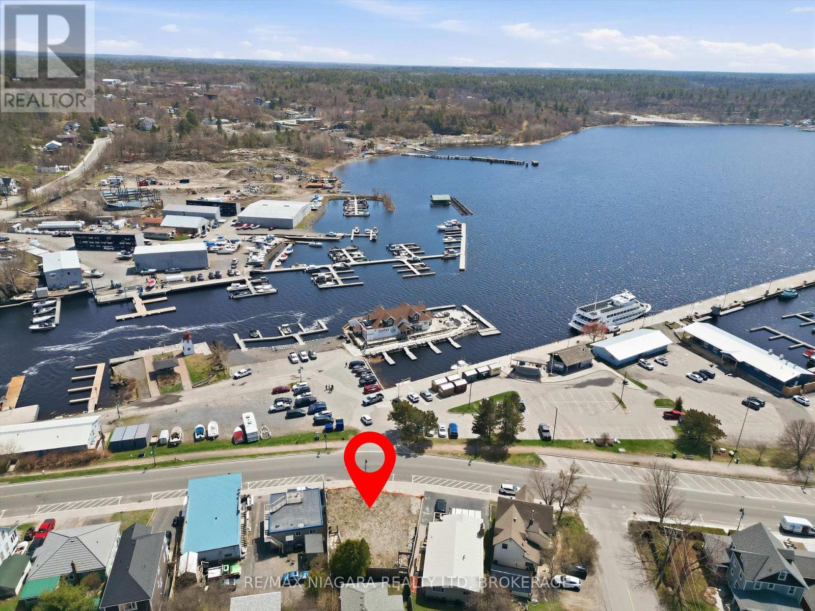22 Bay Street, Parry Sound, Ontario  P2A 1S5 - Photo 1 - X13069096
