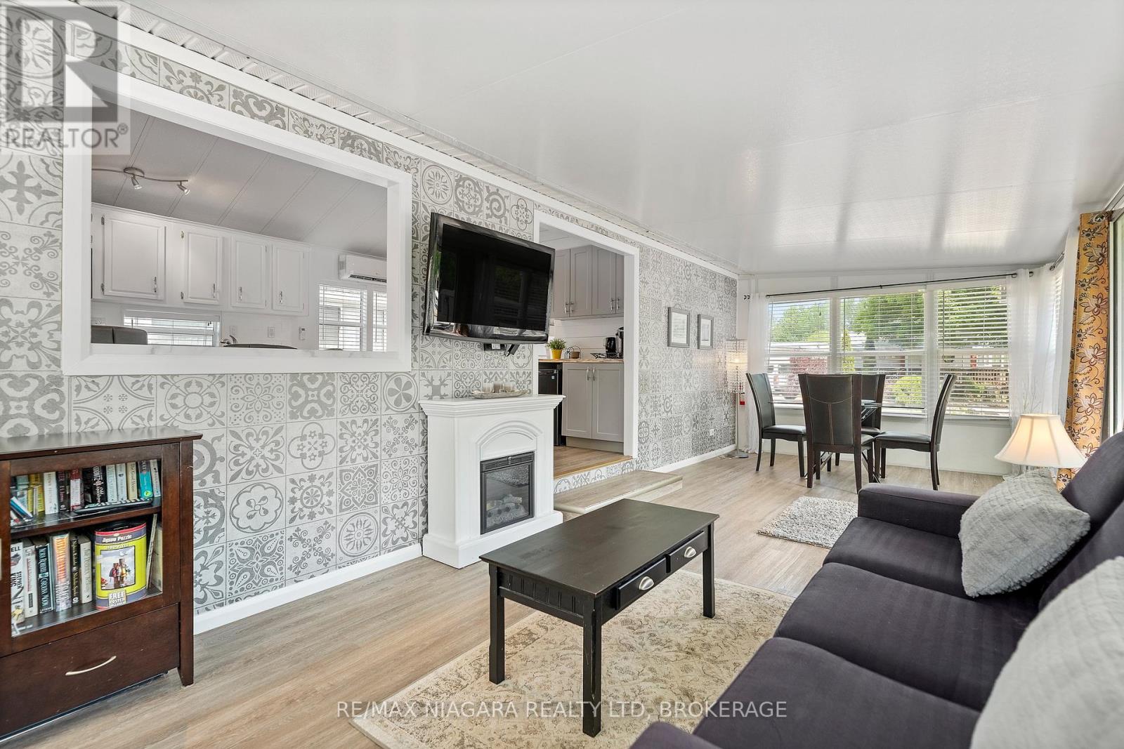 28 Mariner Crescent, Port Colborne, Ontario  L0S 1R0 - Photo 2 - X13073974