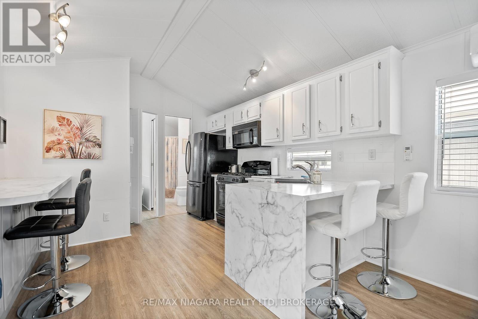 28 Mariner Crescent, Port Colborne, Ontario  L0S 1R0 - Photo 3 - X13073974