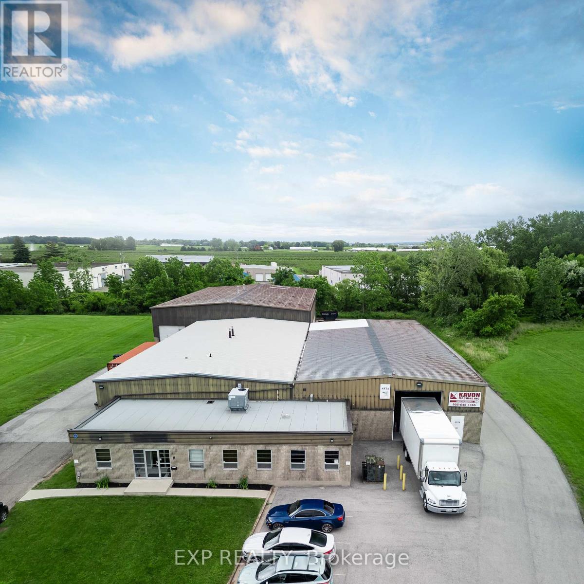 2 - 9 Keefer Road, St. Catharines, Ontario  L2M 6K4 - Photo 2 - X13077436