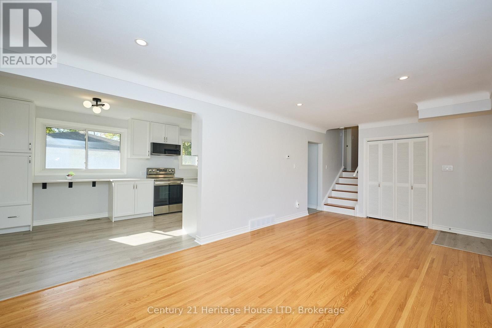 148 Champlain Drive, Fort Erie, Ontario  L2A 1Z8 - Photo 6 - X13090328