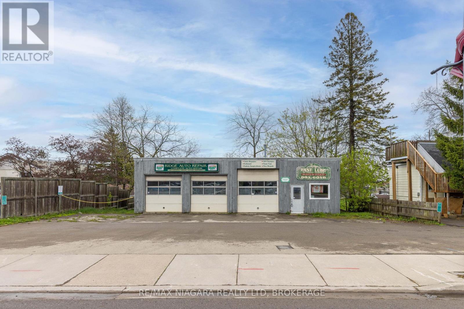 124 Ridge Road N, Fort Erie, Ontario  L0S 1N0 - Photo 1 - X13096086