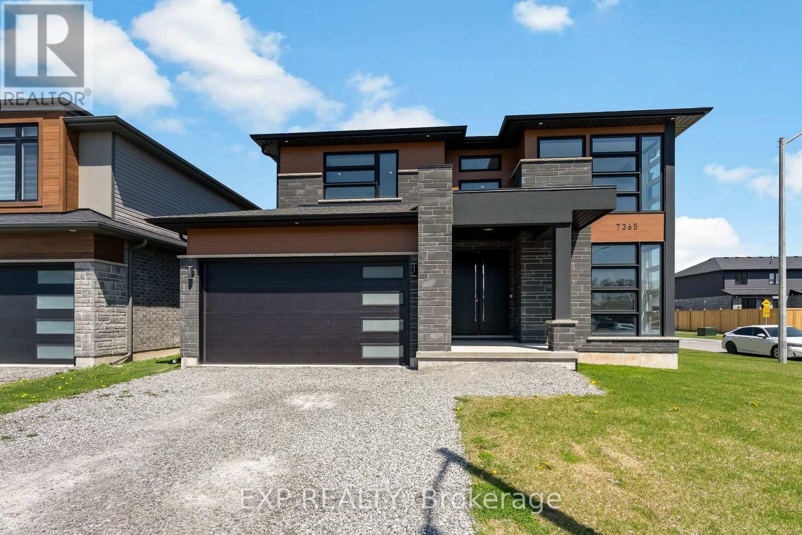 7365 Jonathan Drive, Niagara Falls, Ontario  L2H 3T3 - Photo 1 - X13104388