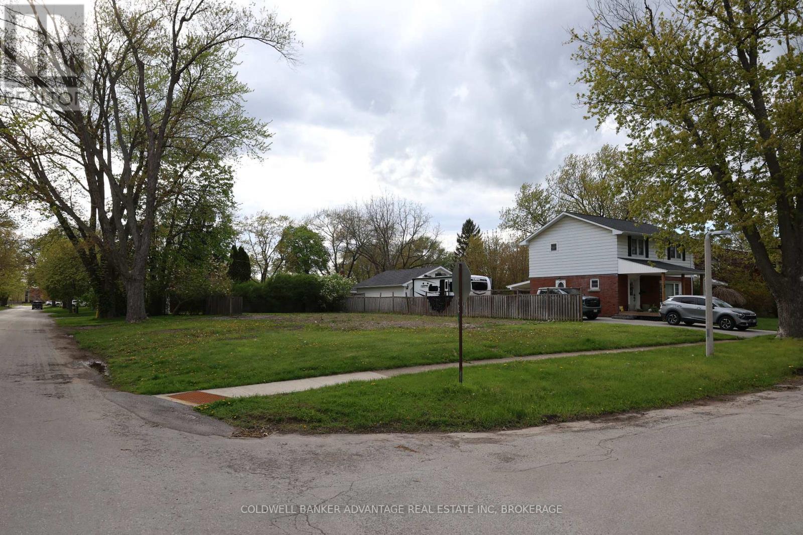 74 Summit Avenue, Welland, Ontario  L3C 4G7 - Photo 1 - X13109574