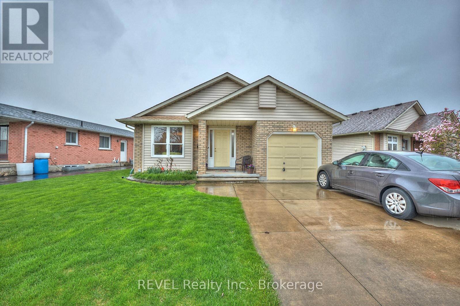 7395 Alex Avenue, Niagara Falls, Ontario  L2G 7V1 - Photo 1 - X13120546