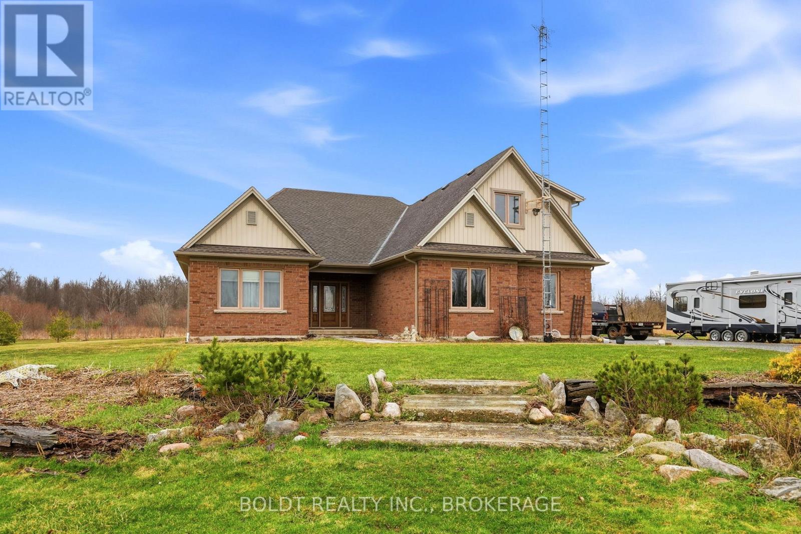 4720 College Road, Fort Erie, Ontario  L0S 1S0 - Photo 1 - X13122680