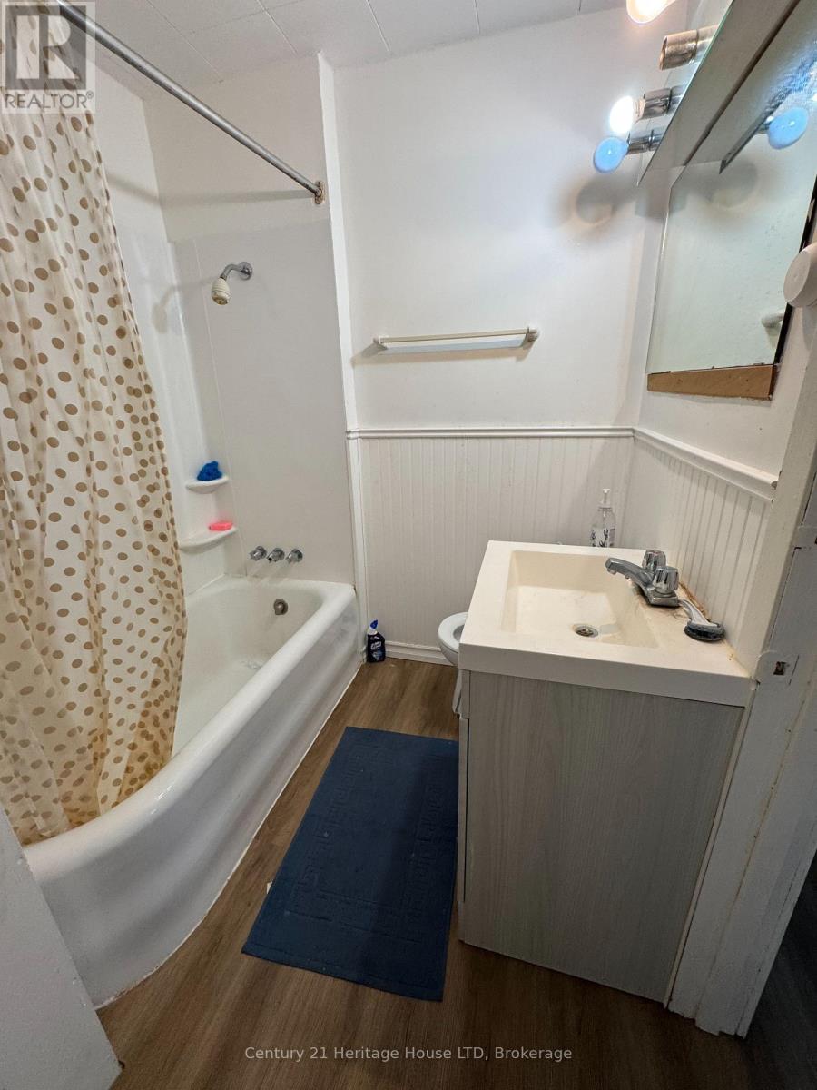4688 Ryerson Crescent, Niagara Falls, Ontario  L2E 1E5 - Photo 11 - X13123614