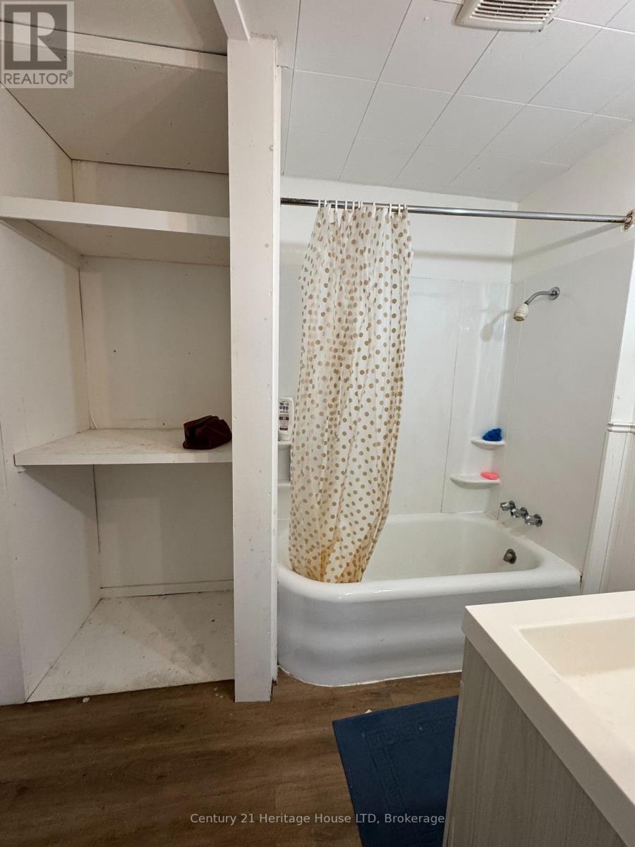 4688 Ryerson Crescent, Niagara Falls, Ontario  L2E 1E5 - Photo 8 - X13123614
