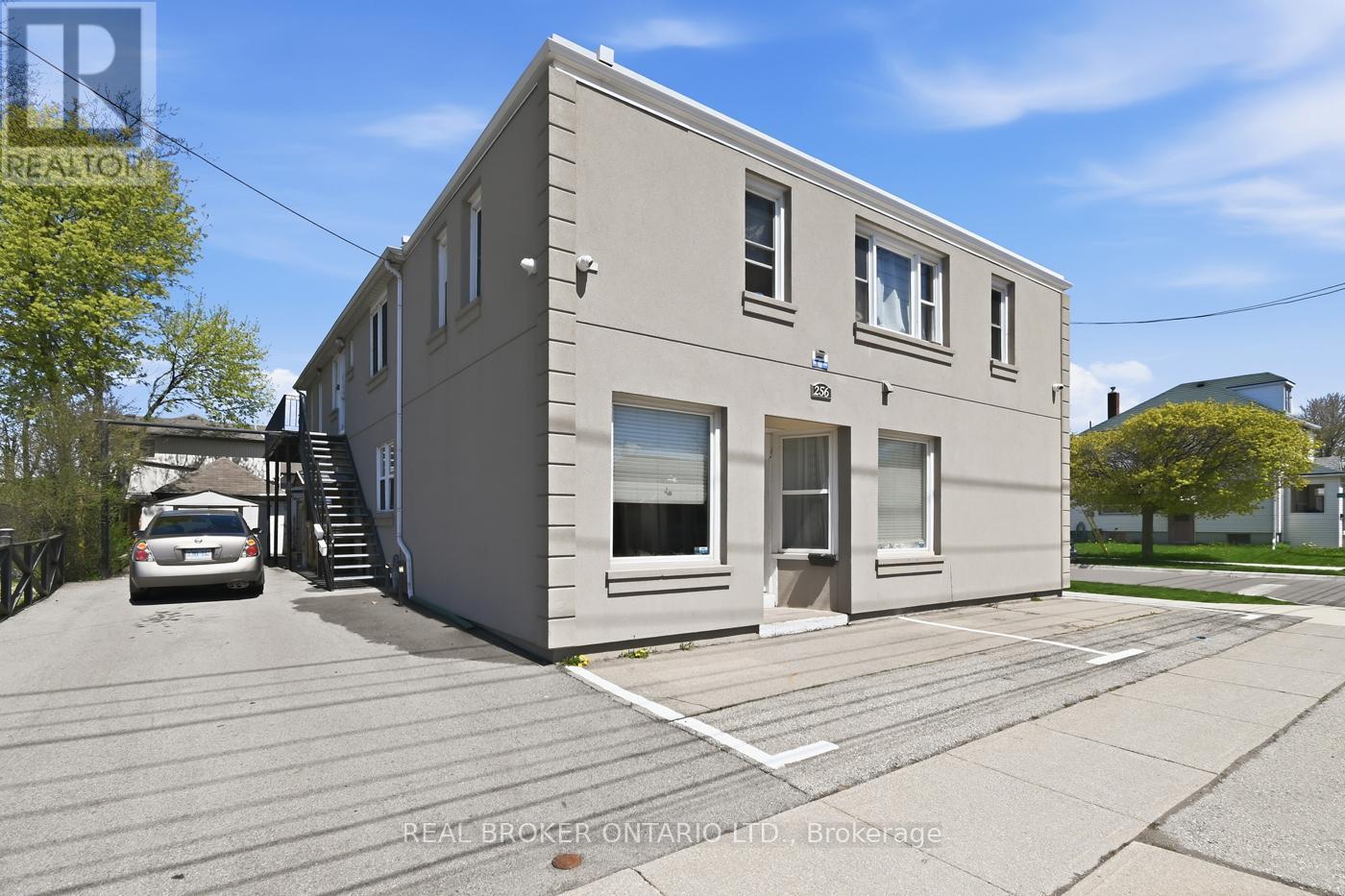 256 Lincoln Street, Welland, Ontario  L3B 4N1 - Photo 1 - X13125466
