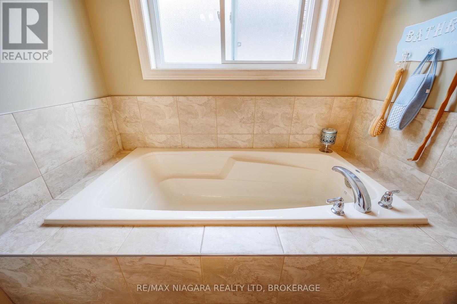 5744 Jake Crescent, Niagara Falls, Ontario  L2H 1S7 - Photo 30 - X13127844