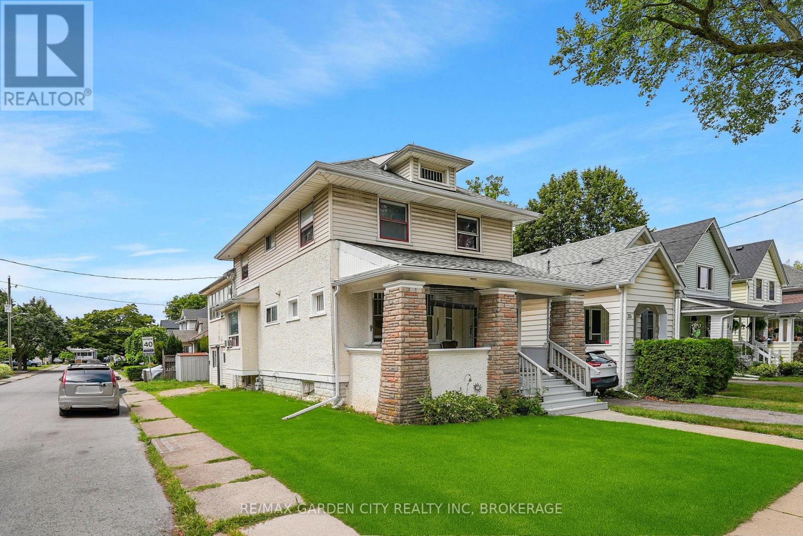 213 Geneva Street, St. Catharines, Ontario  L2R 4P9 - Photo 1 - X13140390