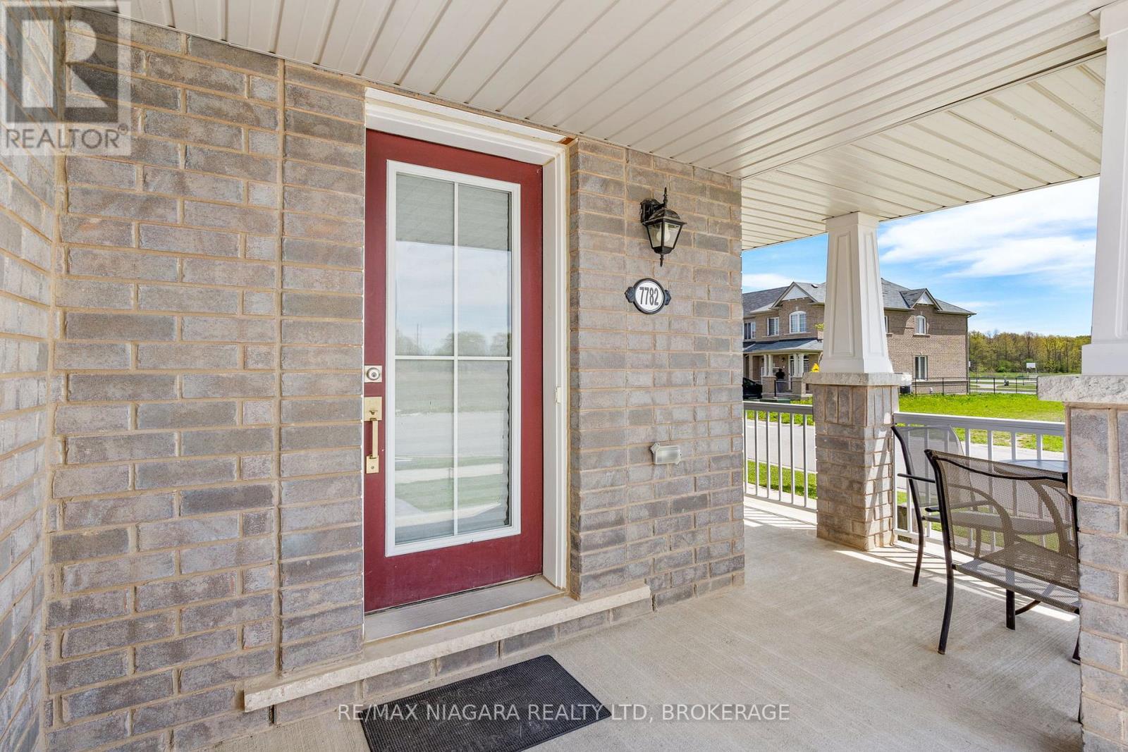 7782 Dockweed Drive, Niagara Falls, Ontario  L2H 3S2 - Photo 3 - X13140692