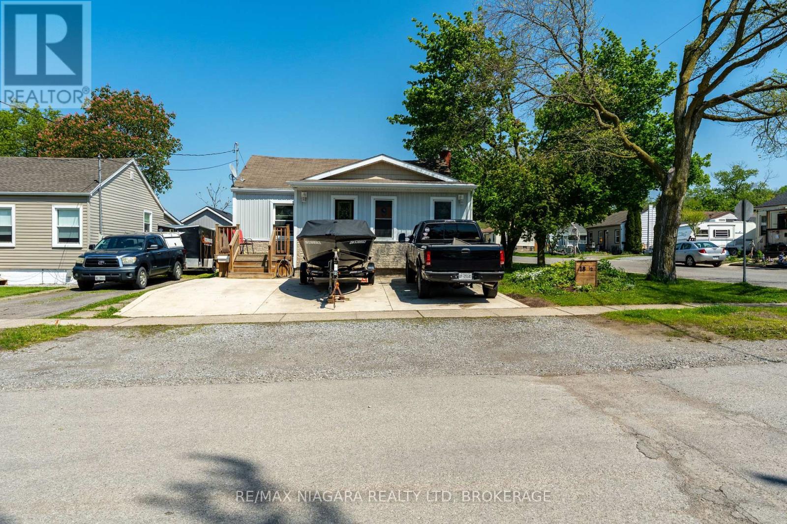 18 1/2 Willow Street, St. Catharines, Ontario  L2T 1N4 - Photo 1 - X13141224