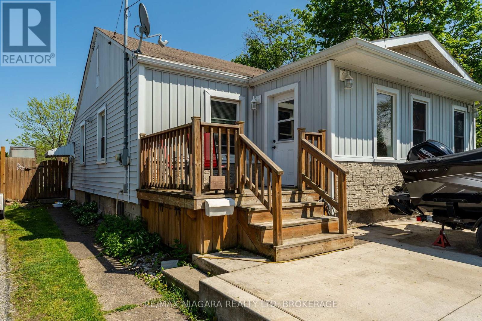 18 1/2 Willow Street, St. Catharines, Ontario  L2T 1N4 - Photo 2 - X13141224