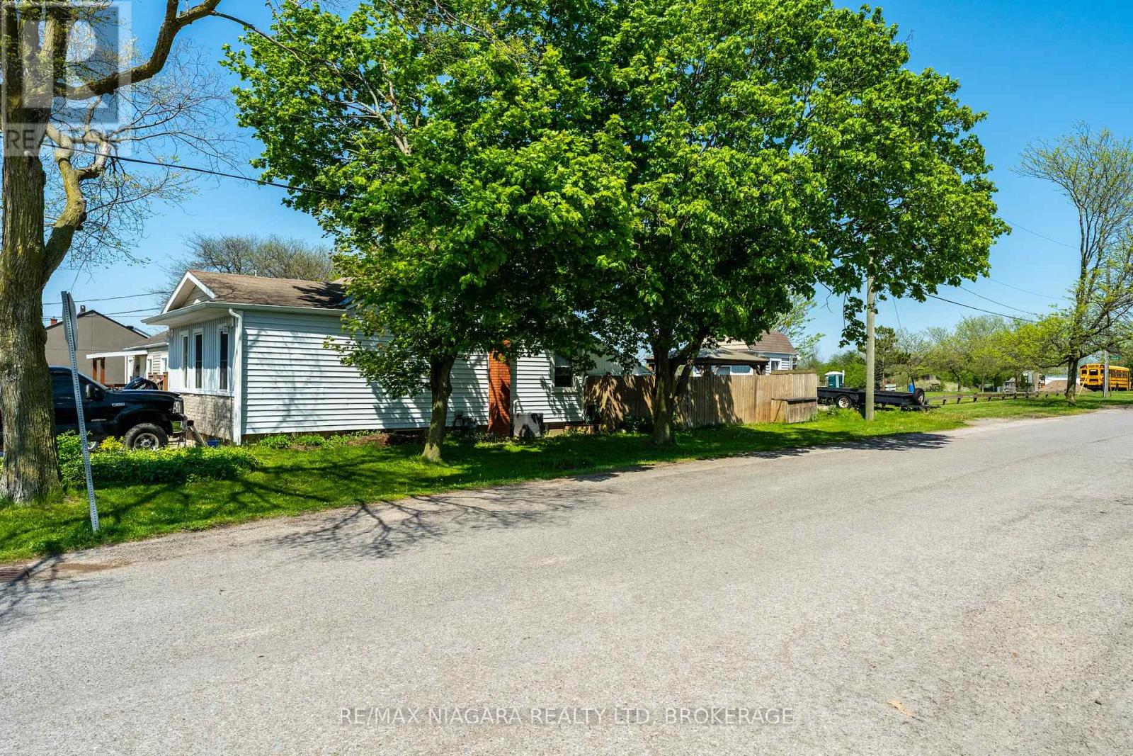 18 1/2 Willow Street, St. Catharines, Ontario  L2T 1N4 - Photo 3 - X13141224