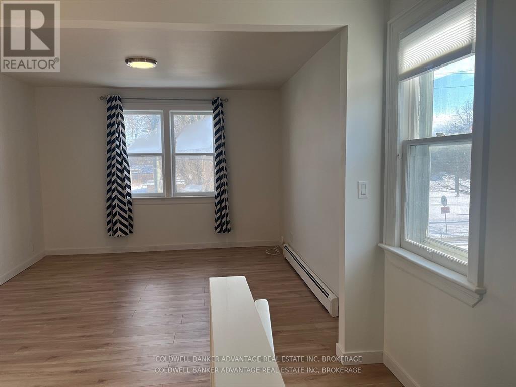 Upper - 832 King Street, Port Colborne, Ontario  L3K 4J5 - Photo 3 - X13143038