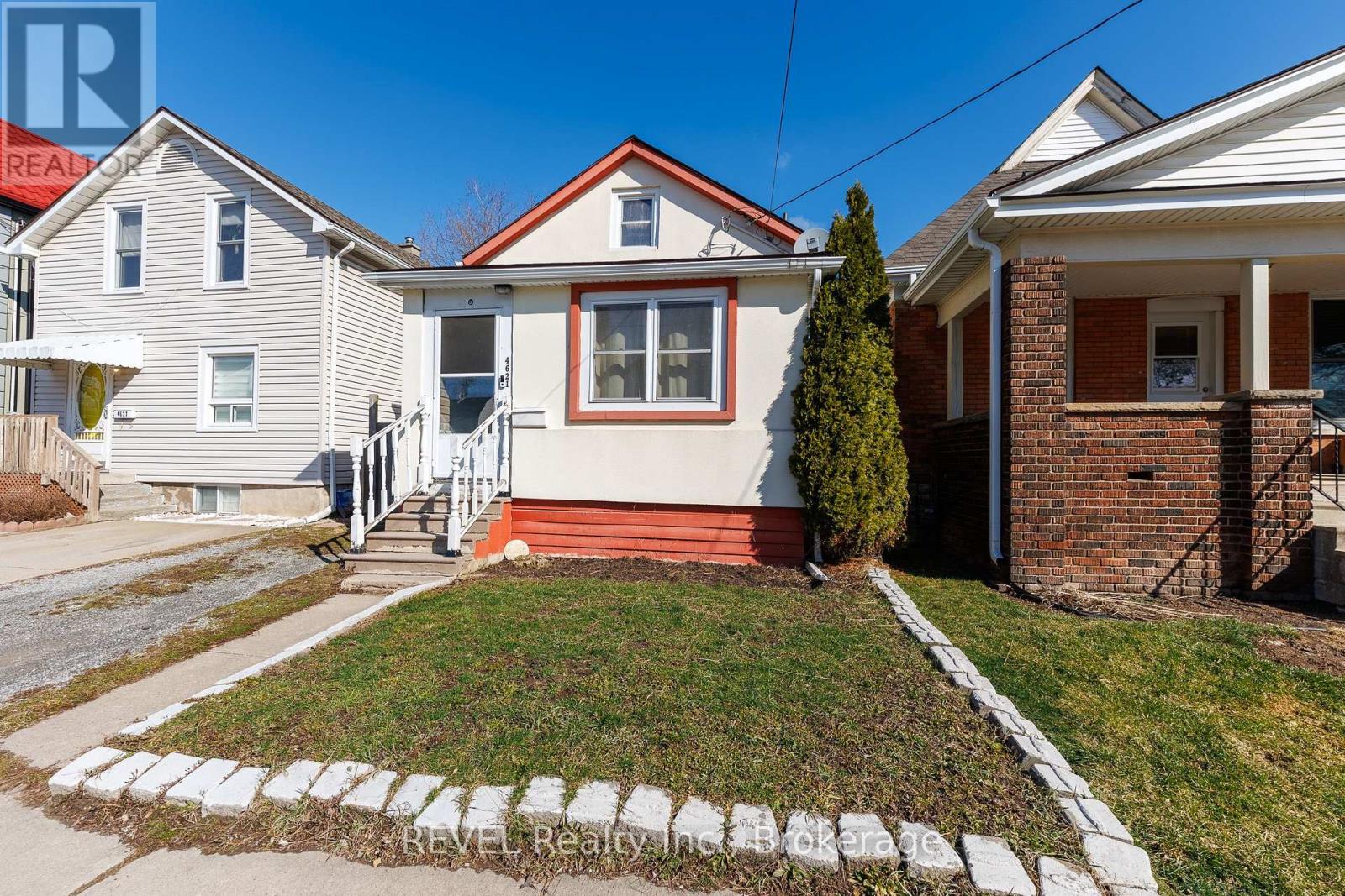 4621 Jepson Street, Niagara Falls, Ontario  L2E 1J5 - Photo 1 - X13146326