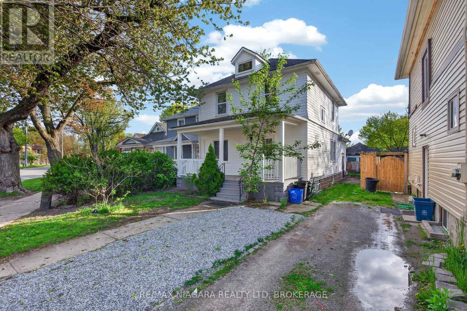 173 Lake Street, St. Catharines, Ontario  L2R 5Y8 - Photo 1 - X13153270