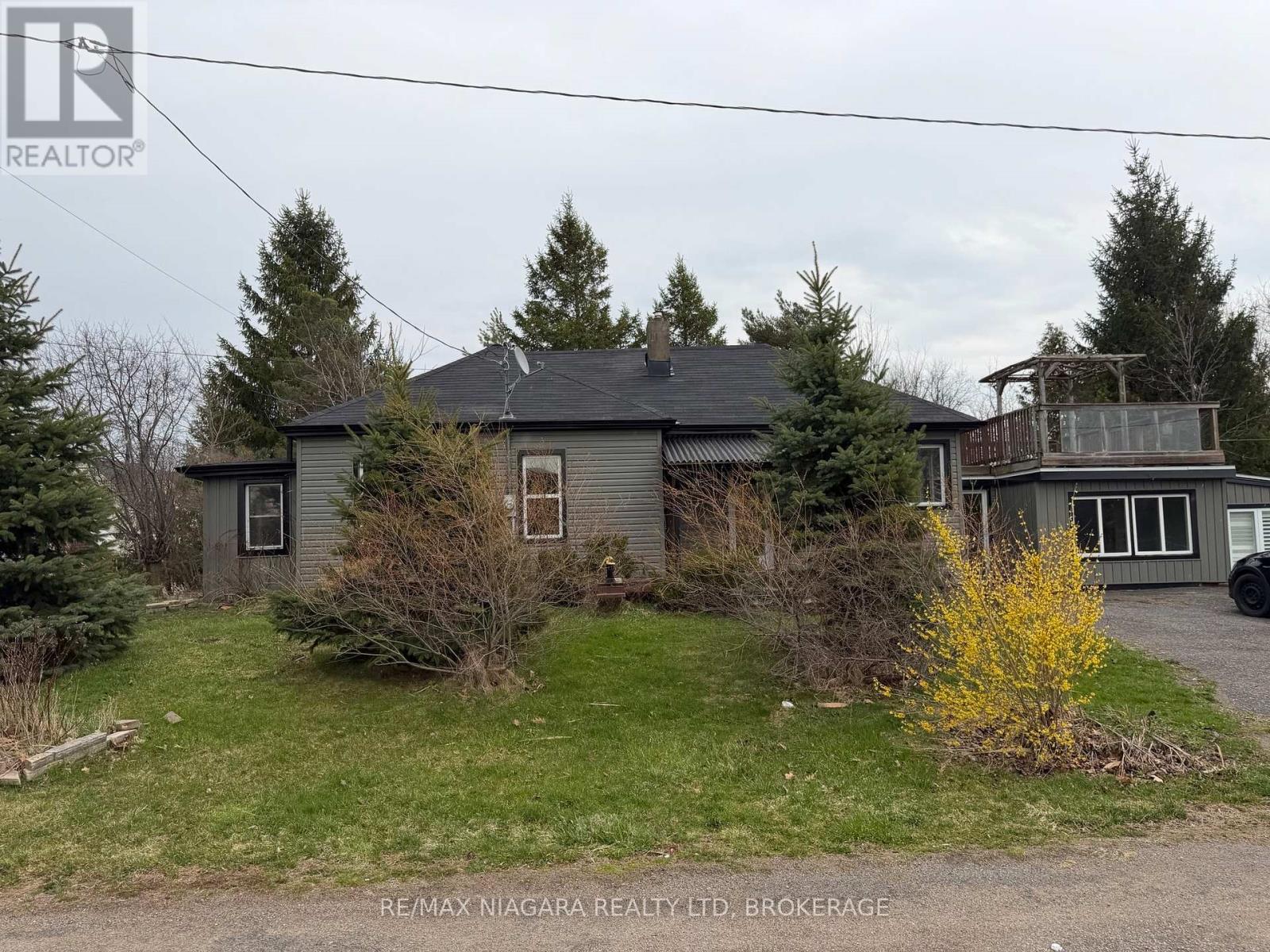43 Marlatts Road, Thorold, Ontario  L2V 1N5 - Photo 1 - X13155884