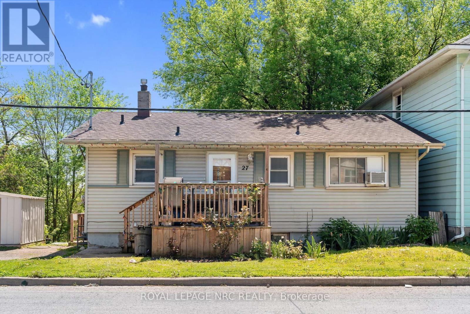 27 Gale Crescent, St. Catharines, Ontario  L2R 3K8 - Photo 1 - X13155916